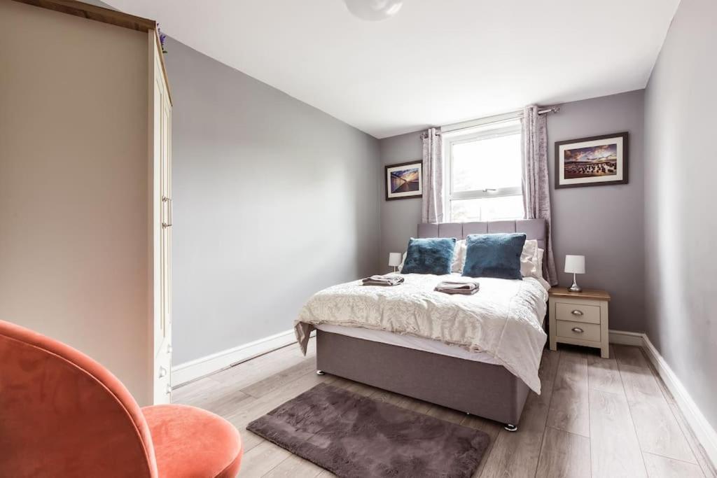 4 Bedroom House, 2 Min Walk From Station Londres Exterior foto