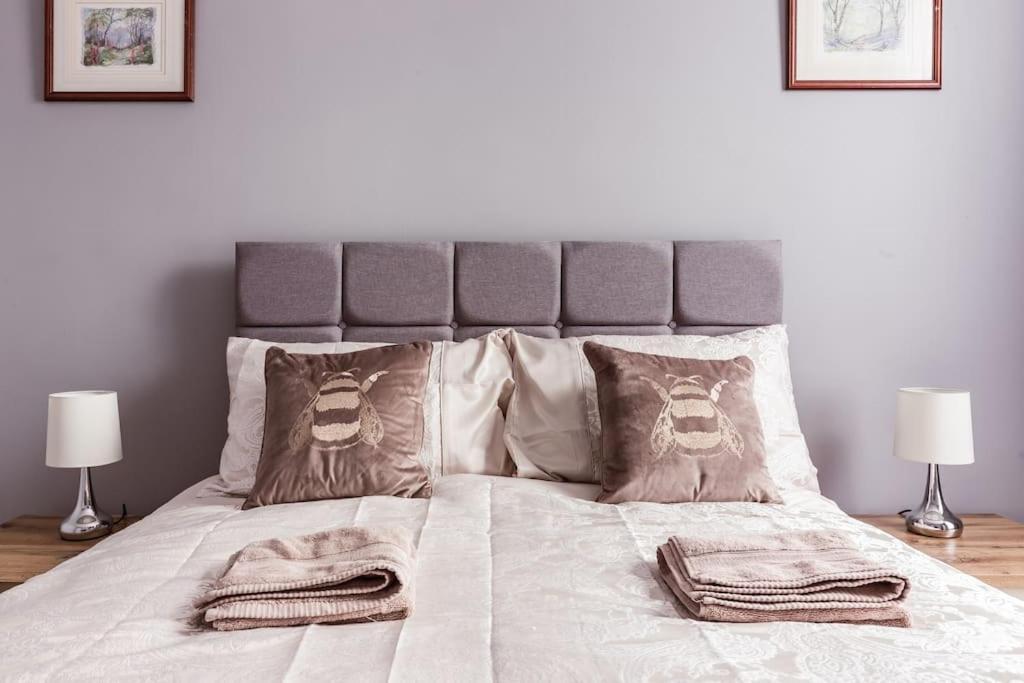 4 Bedroom House, 2 Min Walk From Station Londres Exterior foto