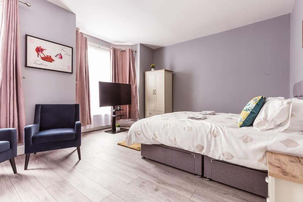 4 Bedroom House, 2 Min Walk From Station Londres Exterior foto
